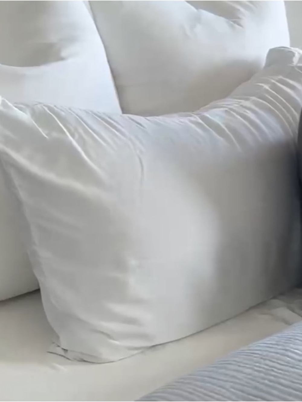 Quince #182 Down Alternative Firm King pillow